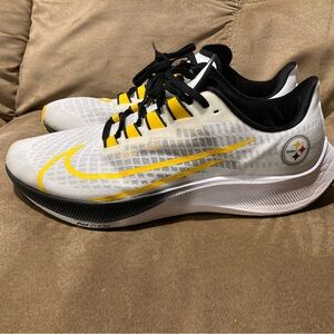 Nike Pittsburgh Steelers tennis shoes